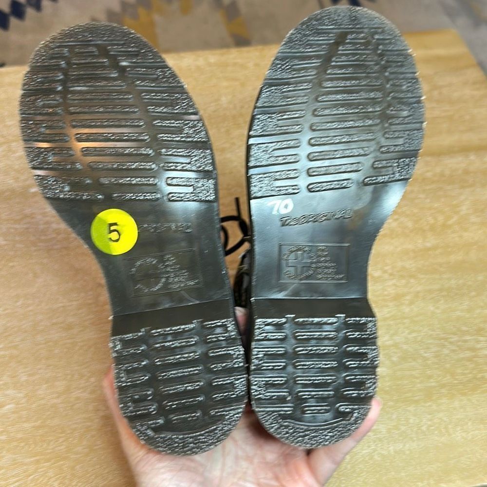 Dr. Martens 1490 Bloom 10 Eye Boots - Picture 8 of 9